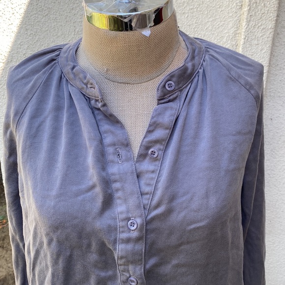 Bella Dahl from Neiman’s 100% Tencel great blouse. Gorgeous material. So comfy! - Picture 3 of 11